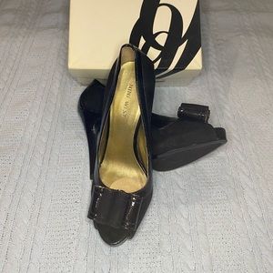 NIB Nine West Loreteo -blk suede peep toe pump sz6